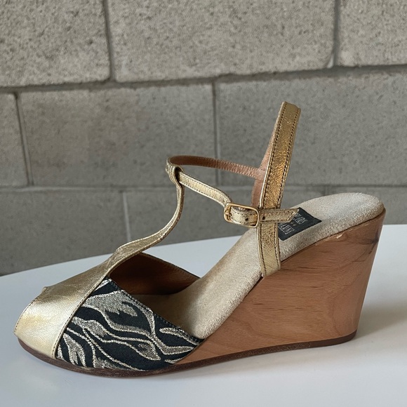 Vintage Inspired Gold and Brocade T-Strap Wedge Shoes - Picture 7 of 11